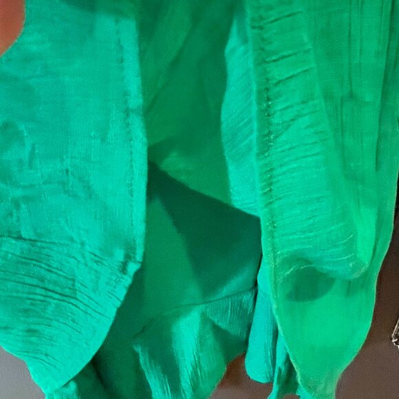 AGB Emerald Green Layered Sleeveless Blouse – Size S - Picture 2 of 4